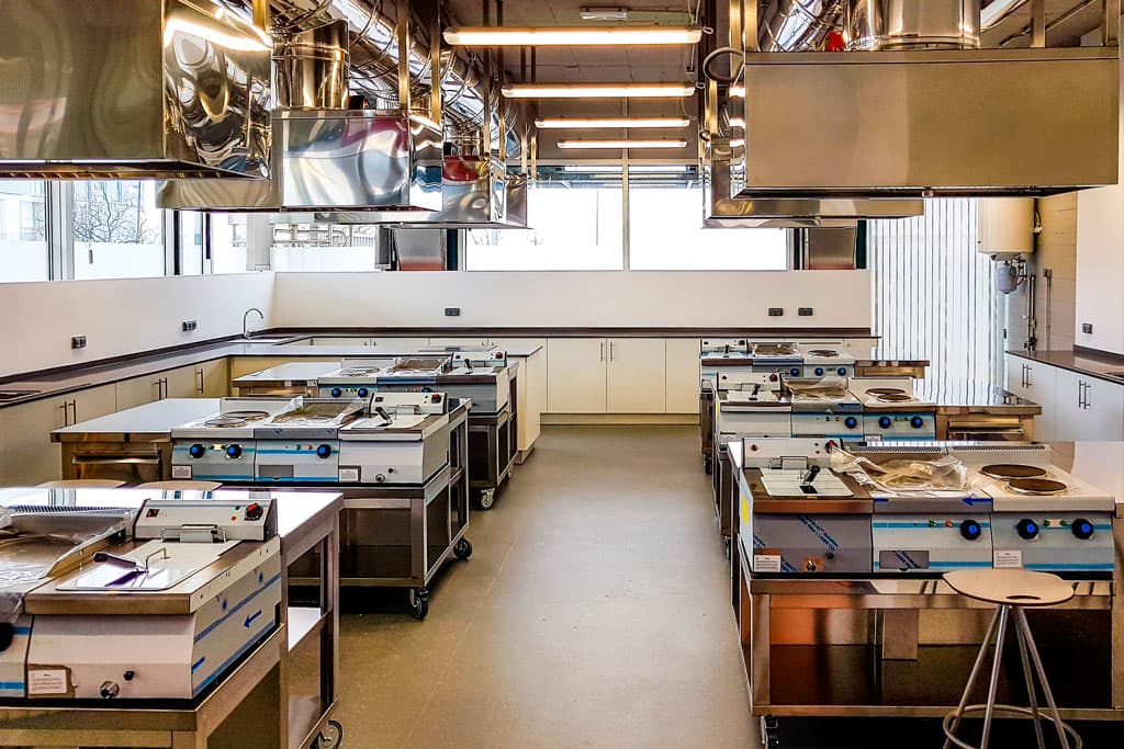 Mobiliario de acero inoxidable en Pontevedra